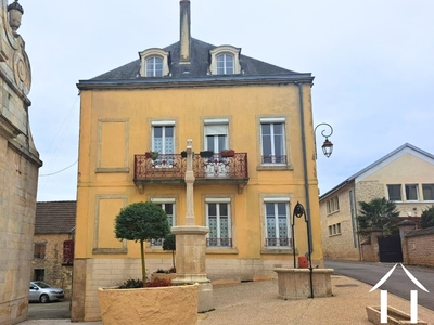Grande maison au centre du village viticole Ref # CR5601BS 