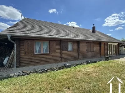 Chalet entièrement en bois avec une vue magnifique Ref # DF5610C