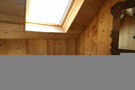 Maison 2 : toilettes et lavabo