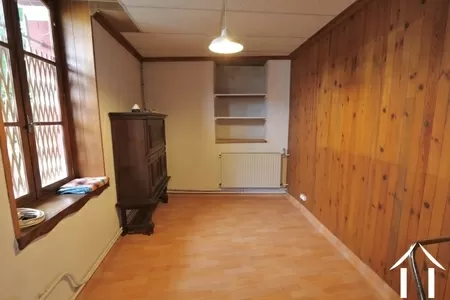 Bureau au niveau de la rue au sous-sol