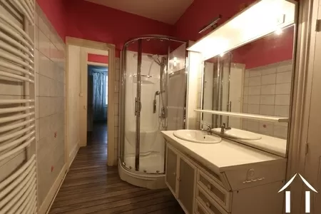 Salle de bain à l'étage
