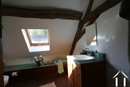 Salle de douche au deuxième étage