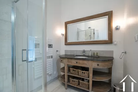 Salle de douche et toilettes pour la chambre 2