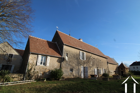 Former Presbytery – 4 Bedrooms, Garage & Outbuilding Ref # LB5642N 