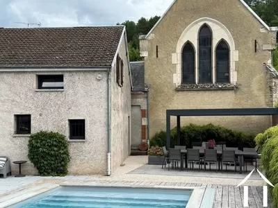 Pergola devant l'ancienne chapelle