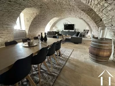 Salon dans cave à vin de Bourgogne