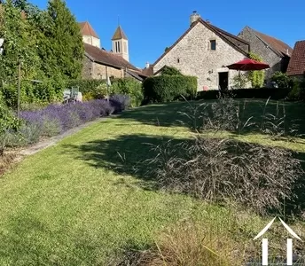 Couleur d'été avec vue sur l'église