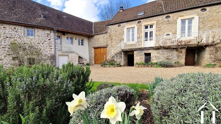 Maison familiale avec maison d'amis, piscine chauffée et cave à vin Ref # CR5655BS 
