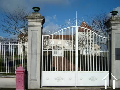 Châteaux, domaine à vendre roanne, rhône-alpes, 1681 Image - 11