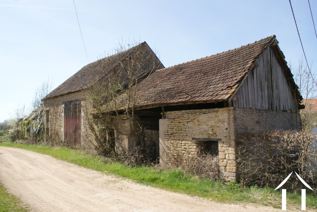 Granges et ruines à vendre fontangy, bourgogne 13147 France4u.eu