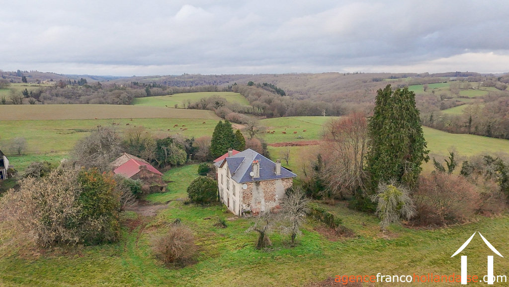 Ensemble charmant, source et presque 4 hectares