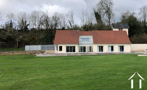 Maison d’architecte de plain pied de 2016 avec piscine