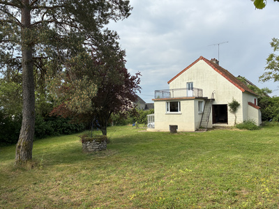 maison joliment située dans un cadre bourguignon rêveur
