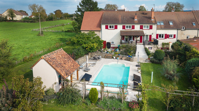 Maison de 5 chambres avec 2eme maison et piscine