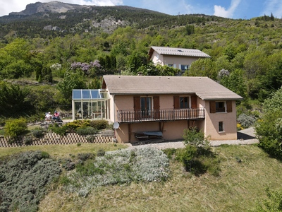 Bungalow avec une vue magnifique; Hautes Alpes, activités d'été et d'hiver