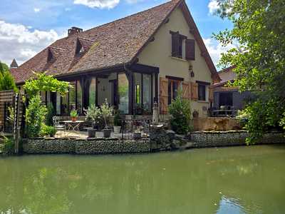 Charing Riverside House dans la ville médiévale