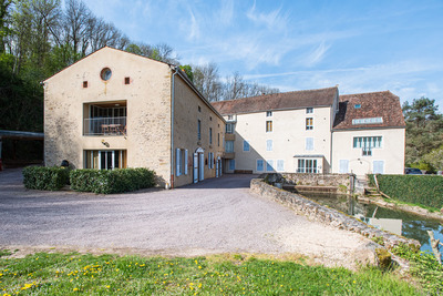 Appartement Charmant dans un Moulin Rénové